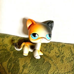Hasbro Littlest Pet Shop Calico Cat