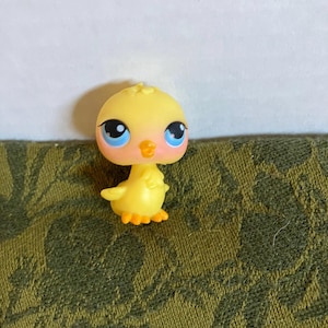 Hasbro Littlest Pet Shop LPS Baby Chick Figure Toy Original