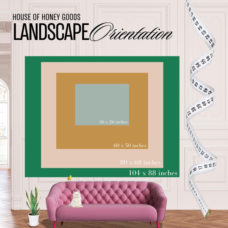 Pu&ograve; includere: Un'esposizione di arte murale con una combinazione di colori verde, beige e verde acqua, che mostra varie dimensioni: 91 x 66 cm, 152 x 127 cm, 203 x 173 cm e 264 x 223 cm. Il testo "LANDSCAPE Orientation" &egrave; visualizzato in alto. Un divano rosa &egrave; in primo piano.