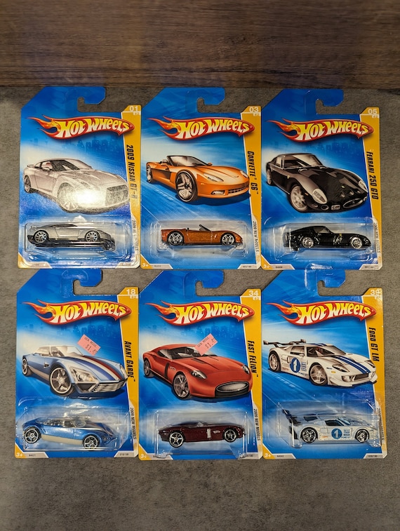 Hot Wheels 2009 New Models Series - Nissan GTR, Corvette, Ferrari