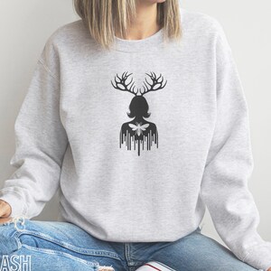 Yellowjackets Antler Queen crewneck sweatshirt Yellow Jacket tv-serie merch Wiskayok Fandom Hoodie shirt tshirt cadeau cadeaus