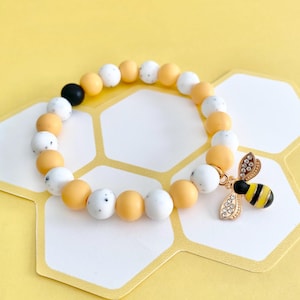 Silicone Bead Bracelet With Honey Bee Charm, Women&#39;s Sensory Bracelet, Bee Lover Gift, Toddler Bracelet, Little Girl Charm Bracelet, Fidget