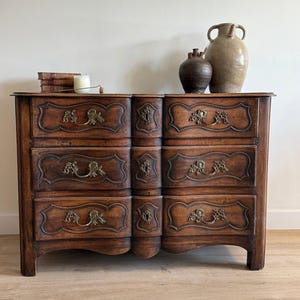 Antique French Walnut Chest of Drawers/Dresser