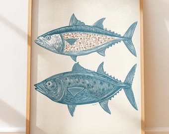 Plakat vintage z makrelą królewską – sztuka ścienna w stylu marynistycznym, ilustracja drzeworytnicza, druk blokowy w stylu ludowym, styl rodzimy i dziedzictwo Zachodu