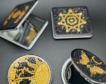 Espejo compacto celestial: diseño de cuentas de diamantes hecho a mano