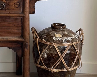 Rice wine mijiu jar