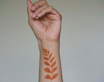 Bladerenvorm, moderne Henna-stencils eenvoudig aan te brengen