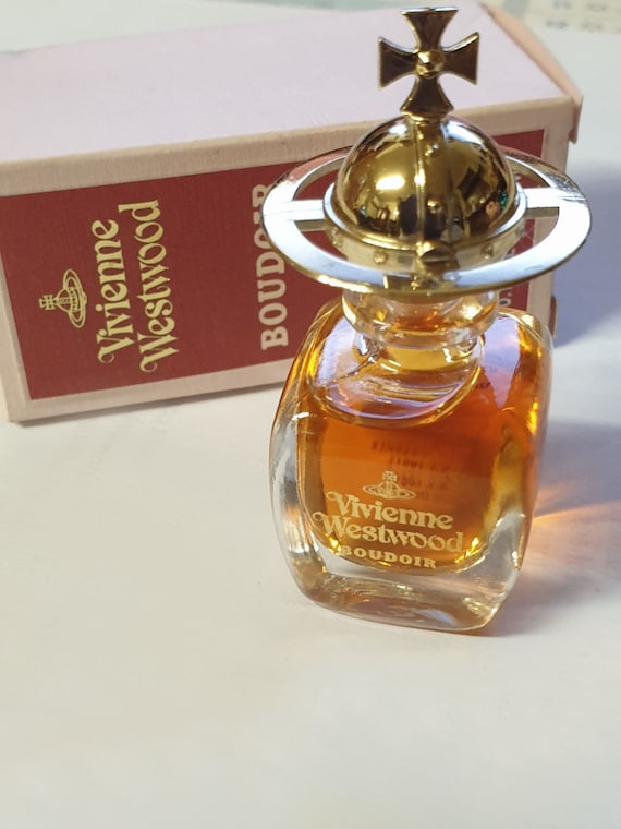ヴィヴィアン ブドワールVivienne Westwood Boudoir 香水 レビュー】ヴィヴィアン ウエストウッドブドワール 存在感を絶対