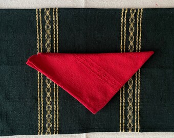Set of cotton placemats and napkins in Christmas colors from Oaxaca