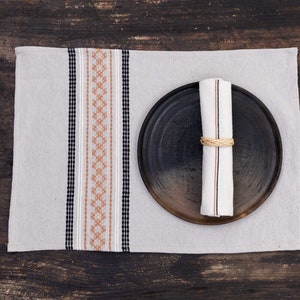 Set of Cotton Placemats and Napkins from Pueblo Nuevo Oaxaca. image 5