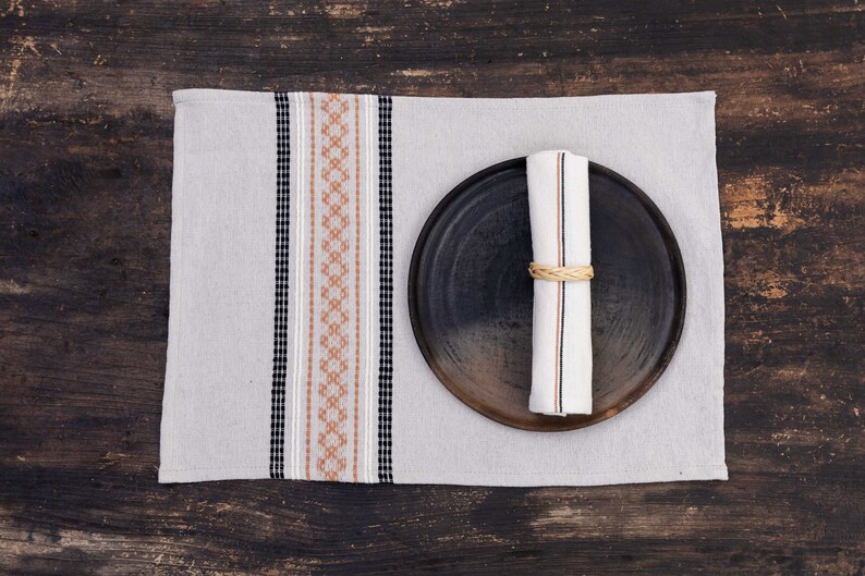 Set of Cotton Placemats and Napkins from Pueblo Nuevo Oaxaca. image 5