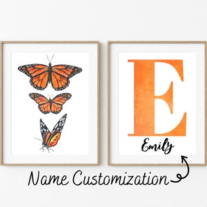 Decoração de quarto de menina - conjunto de 2 pôsteres de borboletas com primeira vez personalizada - placa de quarto de borboleta personalizada para quarto de meninas