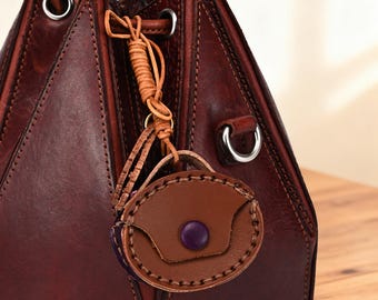 Ciondolo per borsa in pelle fatto a mano: mini accessorio per borsa bicolore