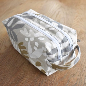 Kosmetiktasche Grau Beige mit Haken, Kulturbeutel beige, Kulturtasche modern, Schminktäschchen, Kosmetiktäschchen, Kosmetikbeutel, Täschchen