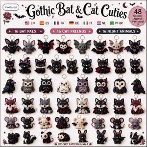 以下が含まれることがあります： 「Gothic Bat & Cat Cuties」と題されたデジタルグラフィックで、48種類の編み図デザインが掲載されています。画像には、コウモリ、猫、フクロウ、キツネ、ネズミなどの夜行性動物をモチーフにした、手作りの小さな動物キーホルダーが並んでいます。