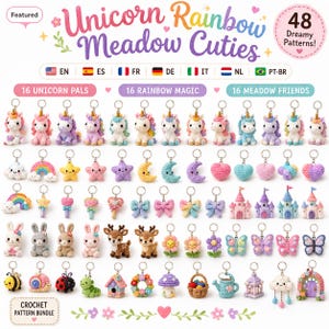 Op de afbeelding: Een digitaal overzicht van 48 haakpatronen getiteld Unicorn Rainbow Meadow Cuties, met diverse amigurumi sleutelhangers waaronder eenhoorns, sterren, manen, harten, strikken, kastelen, konijnen, herten, bloemen, vlinders, insecten en tuinartikelen.