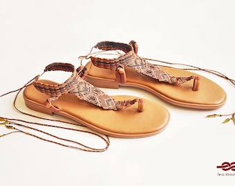 Sommarsandaler med makramé för kvinnor