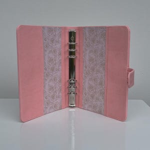 Agenda personalizzata A5 fatta a mano in similpelle italiana con tasche con meccanismo ad anello