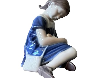 Bing & Grøndahl Girl With Doll Figurine 1526, 3.5" Porcelain Copenhagen Denmark