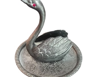 Vintage Zinc Alloy Silver Plate Swan With Red Eyes Ring Holder Jewelry Holder