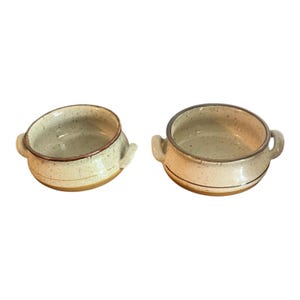 Vtg Stoneware Pottery Soup Bowls 4.5&quot; Dia X 2.5&quot; Tall Set Of 2 Speckled Handles