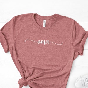Oma Shirt, Oma Gift, Oma T-Shirt, Pregnancy Announcement Tee, New Oma Gift, Grandma Gift, Present for Oma, Baby Reveal, Birthday Present