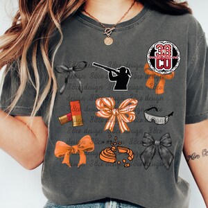 girl shooting skeet coquette png, clay pigeon png, sport shooting png, shooting target png, skeet target png, orange bow png, skeet shooting image 3