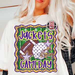 pallone da football viola e oro png, giacca png, giorno della partita, spirito di squadra, mascotte retrò, disegno doodle png, scuola superiore png, primo down, orgoglio scolastico