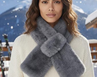 Plush Faux Fur Scarf with Loop – Super Soft Winter Neck Warmer