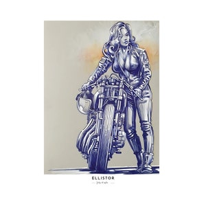 Può includere: Una donna con una giacca di pelle e jeans è in piedi accanto a una motocicletta blu e bianca. La motocicletta ha un grande pneumatico anteriore e un casco sul lato. Il testo "ELLISTOR - Vintage & Style -" è nella parte inferiore dell'immagine.