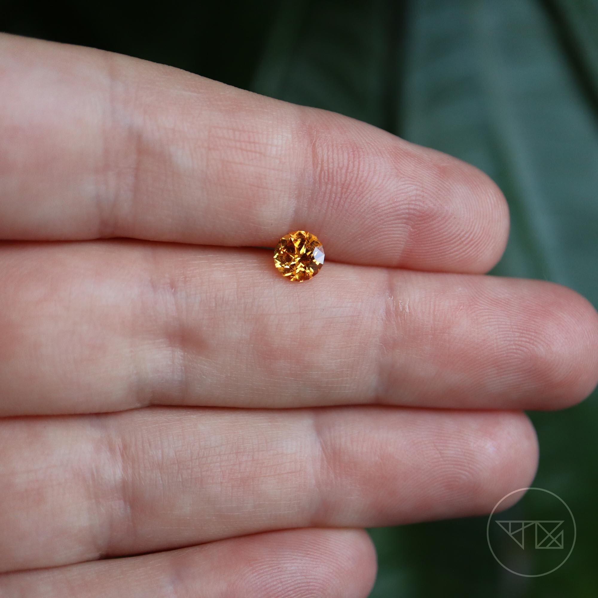 8.33_garnet_sku_4919_1.jpg
