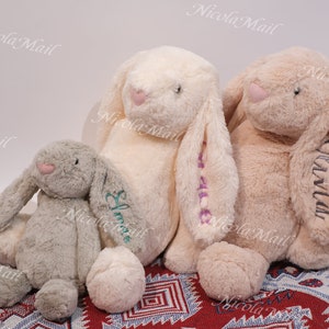 Lapin en peluche personnalisé Cadeau baby shower Lapin de Pâques brodé personnalisé Poupée lapin en peluche pour nouveau-nés et enfants image 1