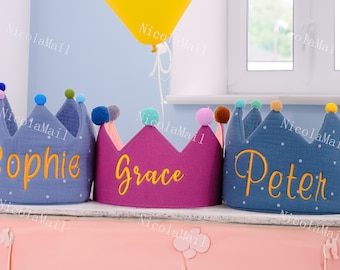 Indispensable pour une fête d'anniversaire : couronne en tissu de coton jaune moutarde et bleu pour déguisement d'enfants