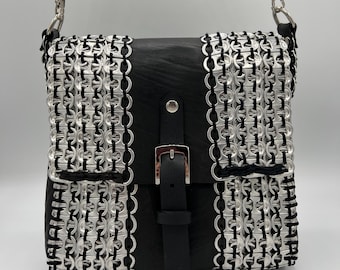Upcycling Handtasche aus Reifengummi und Dosenclips – Vegan Leder - Handmade