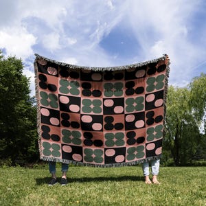 Retro Checkerboard Woven Cotton Blanket