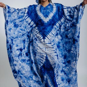 Mohobelo 2.0 – Adire Silk Bubu-klänning