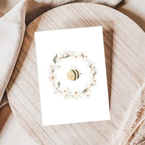 Postkarte Biene Gänseblümchen Kranzz Frühling A6 | Daisy Karte Postkarte Aquarell gemalte Karte Dankeskarte Geburtstag Blumenkranz