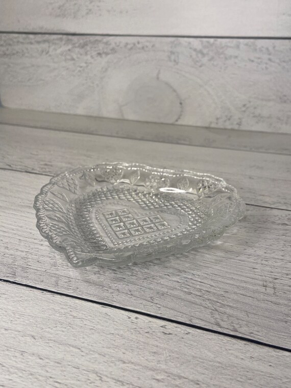 Avon Heart Shaped Trinket Dish - image 4