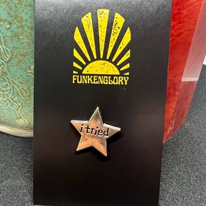 Mini Butt Mighty pins - Gold Star