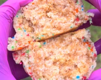 Gevuld koekje verjaardagstaart | Funfetti Gooey Center-koekje | Feestelijk dessertcadeau