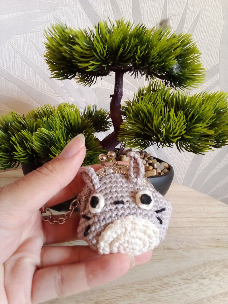 Amigurumi portefeuille Totoro crochet gris cadeau anniversaire fait main Noël image 2