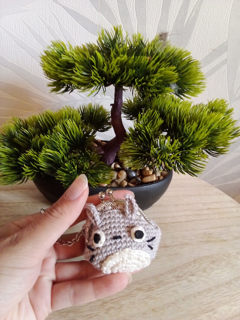 Amigurumi portefeuille Totoro crochet gris cadeau anniversaire fait main Noël image 1