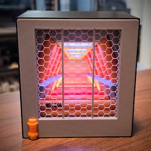 Micro TOS Main Technisches Diorama mit anpassbaren LEDs und Wi-Fi