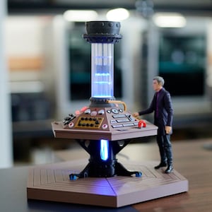 Eighth Doctor Who TARDIS Console (5.5" figure scale - 1996 movie)