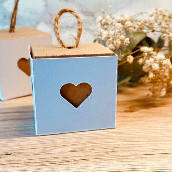 Geschenkbox mit süßem Herzausschnitt | DIY