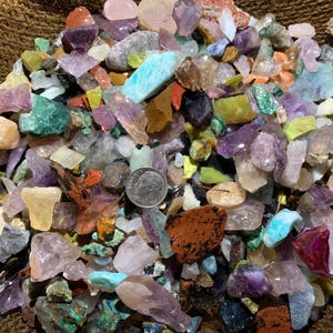 Lot brut vintage de quartz naturel pour enfants, 500 carats, petites pierres précieuses non recherchées avec pierre à facettes gratuite