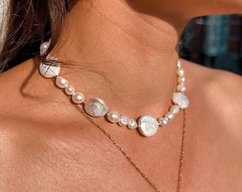 Witte parelketting met gouden kralen, platte zoetwaterparel choker bruiloft, sierlijke parelketting cadeau voor moeder, unieke parelketting