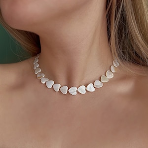 Seashell Necklace Gold, Heart Shell Choker, Mother Of Pearl Necklace, White Seashell Choker, White Heart Necklace, Sea Shell necklace Gold