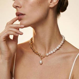 Halb Gold Halb Perlenkette, Barock Perlenkette, Perlen Choker Gold, Perlenkette mit Charme, Einzelperlenkette, Geschenk für Sie