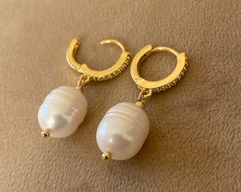 Freshwater Baroque Pearl Gold Hoop Earrings, Chunky Pearl Gold Hoop Earrings, Vintage Minimalist Pearl Zircon Hoop, Anniversary gift for her